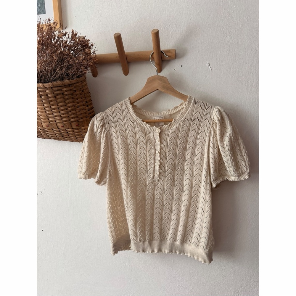 Gap Doen Short Sleeve Sweater top